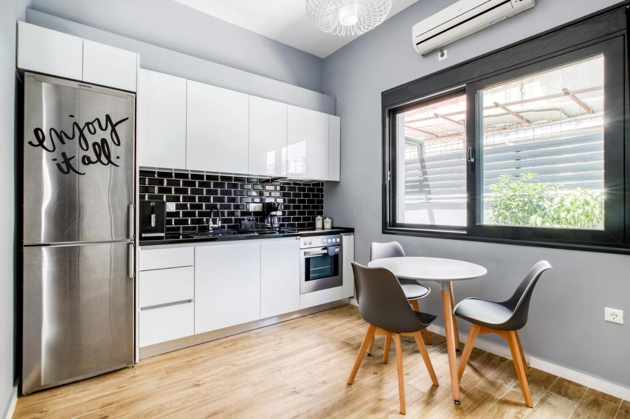 Spacious Flat With Courtyard And Private Parking! Athena Bagian luar foto