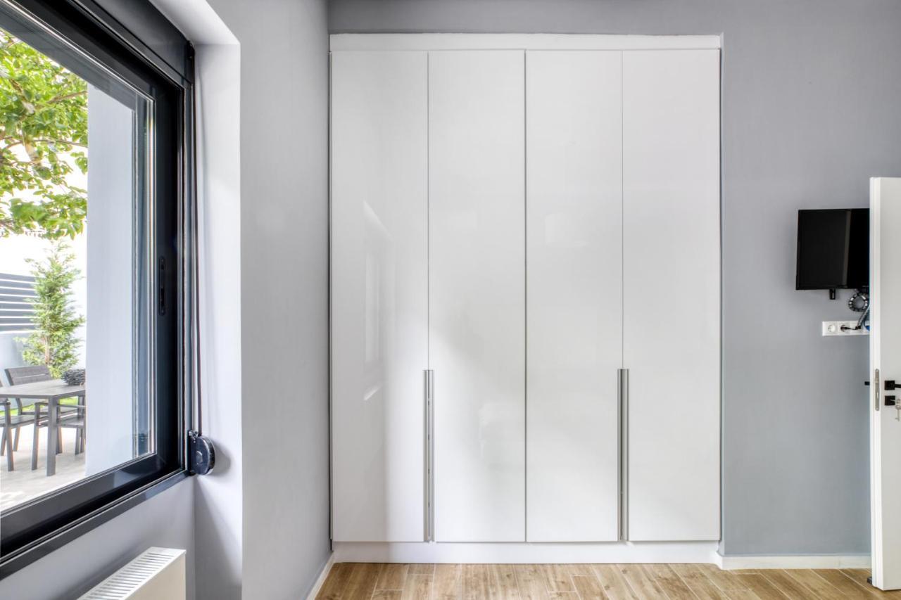 Spacious Flat With Courtyard And Private Parking! Athena Bagian luar foto