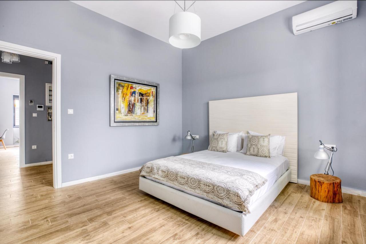 Spacious Flat With Courtyard And Private Parking! Athena Bagian luar foto