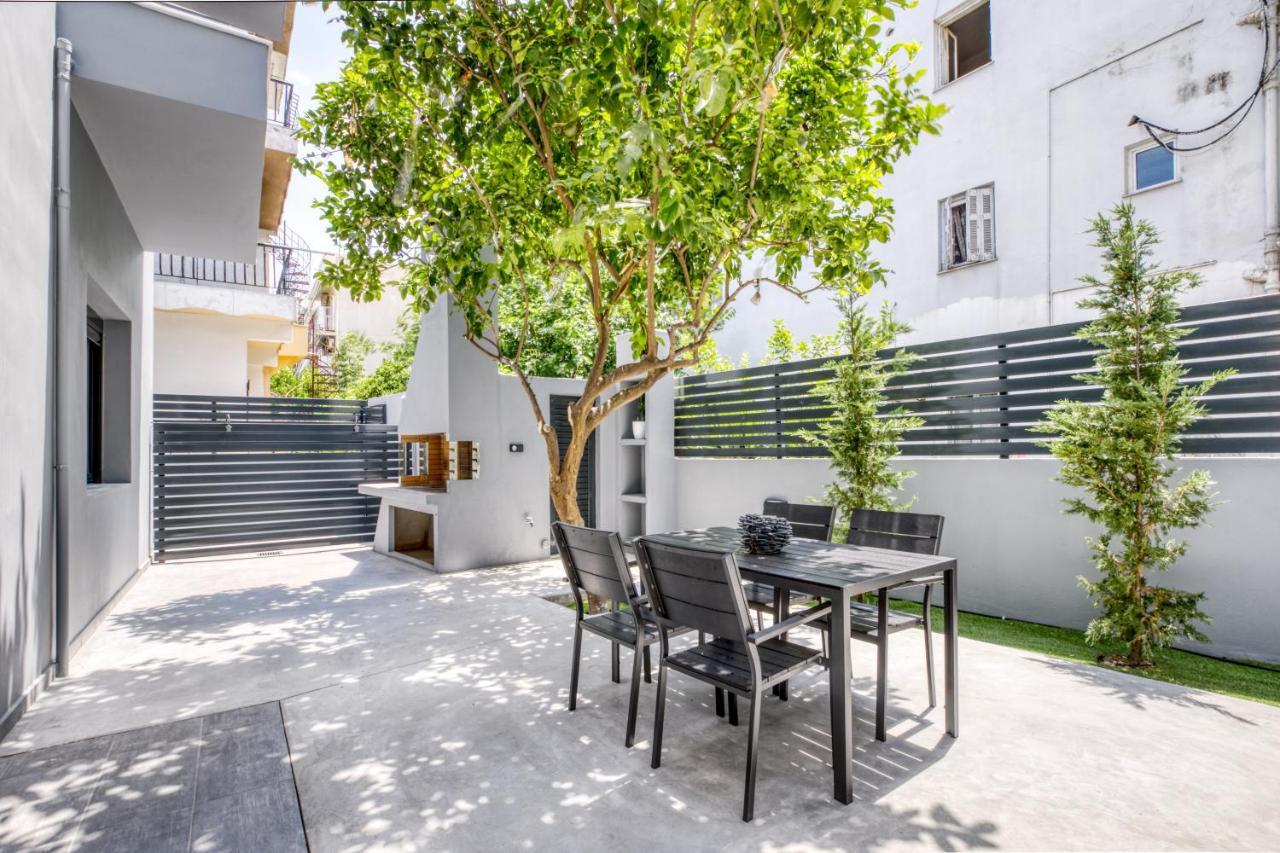 Spacious Flat With Courtyard And Private Parking! Athena Bagian luar foto