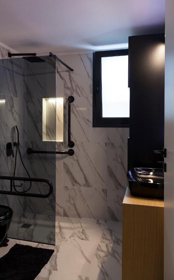 Spacious Flat With Courtyard And Private Parking! Athena Bagian luar foto